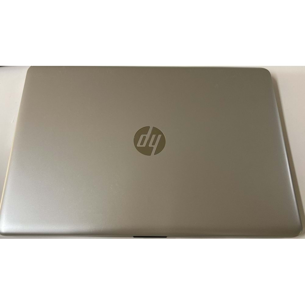 HP 15-BS085NİA İntel İ7-7500 8 GB 240 GB SSD 4 GB Ekran Kartı Notebook