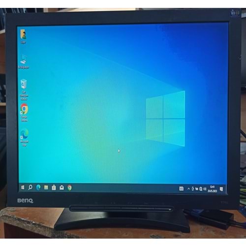BenQ Q7T4 Monitör 15 İnç Lcd Monitor